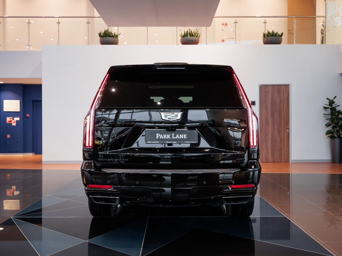 Cadillac Escalade V Рестайлинг ESV 6.2 AT (420 л.с.) 4WD