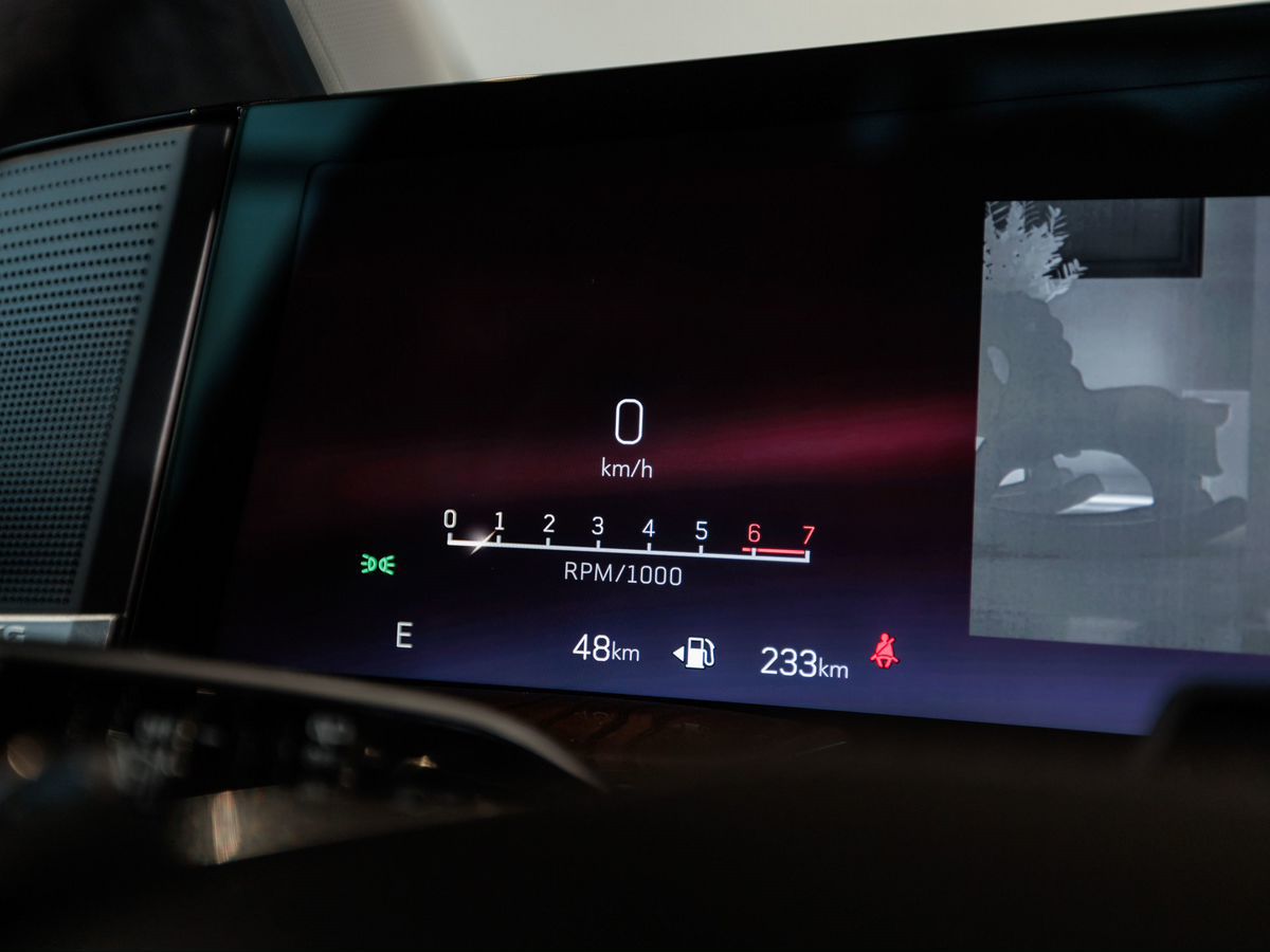 Cadillac Escalade V Рестайлинг ESV 6.2 AT (420 л.с.) 4WD