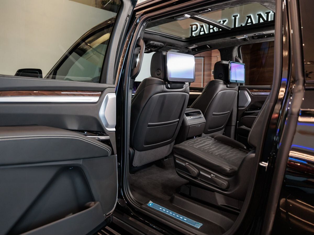 Cadillac Escalade V Рестайлинг ESV 6.2 AT (420 л.с.) 4WD