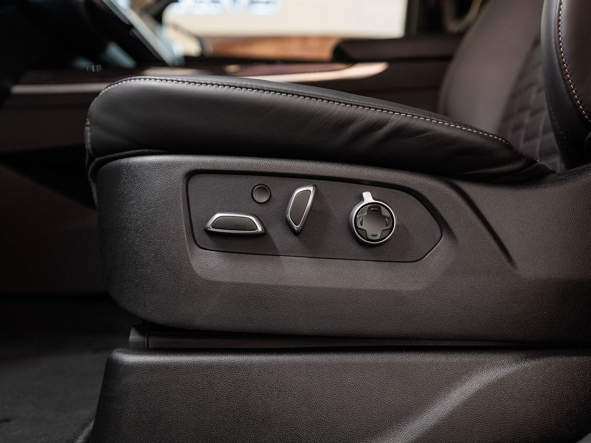 Cadillac Escalade-V I Рестайлинг 6.2 AT (682 л.с.) 4WD