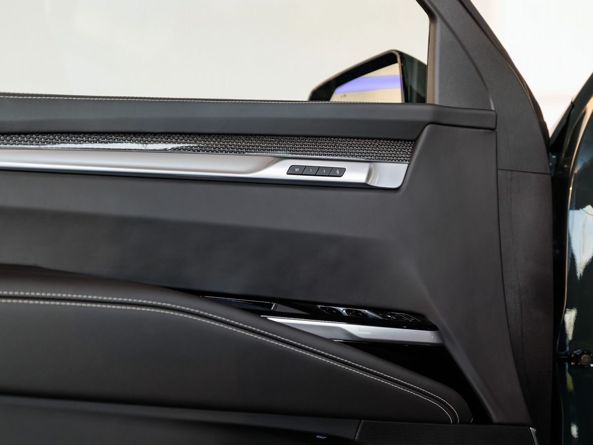 Cadillac Escalade-V I Рестайлинг 6.2 AT (682 л.с.) 4WD