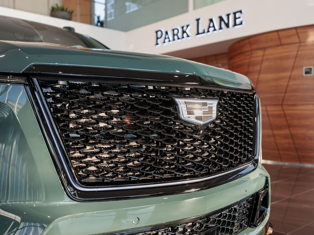 Cadillac Escalade-V I Рестайлинг 6.2 AT (682 л.с.) 4WD