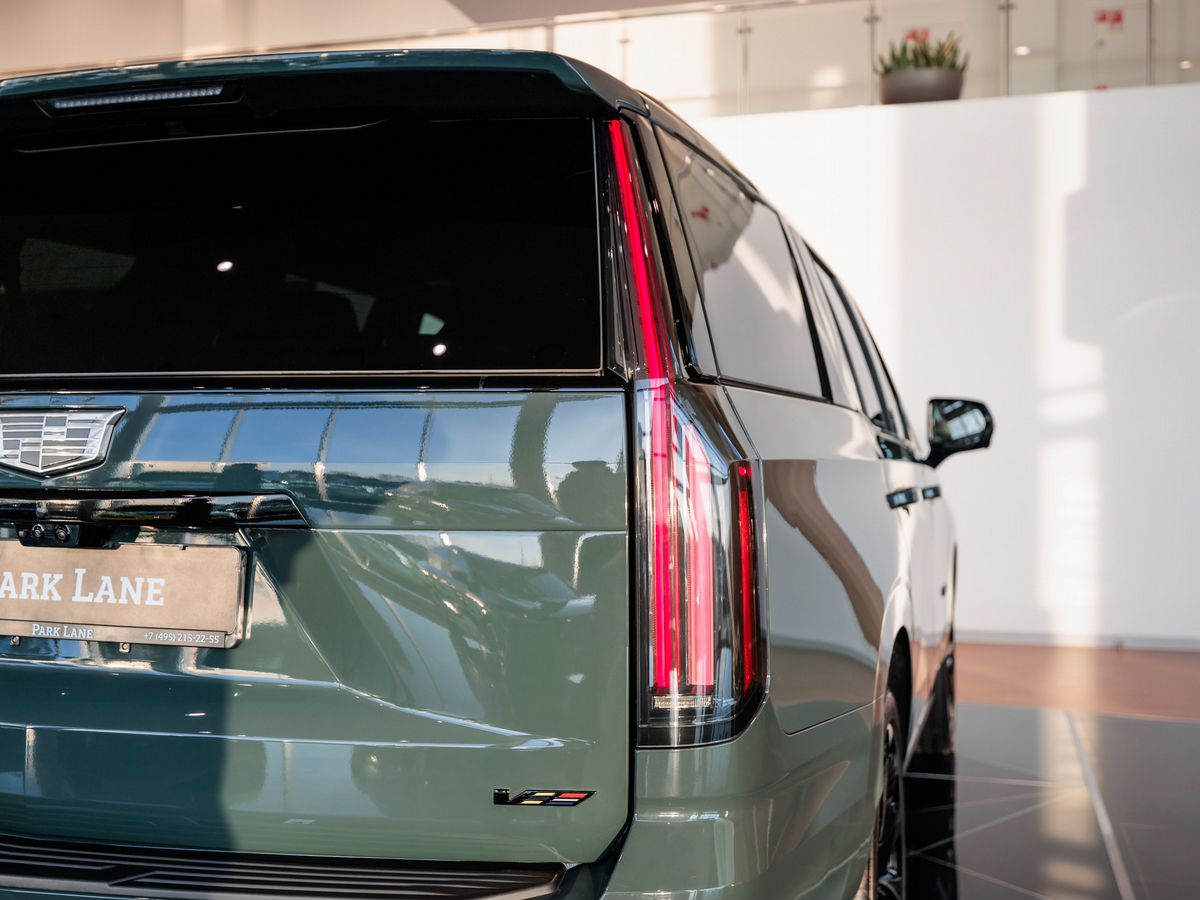 Cadillac Escalade-V I Рестайлинг 6.2 AT (682 л.с.) 4WD