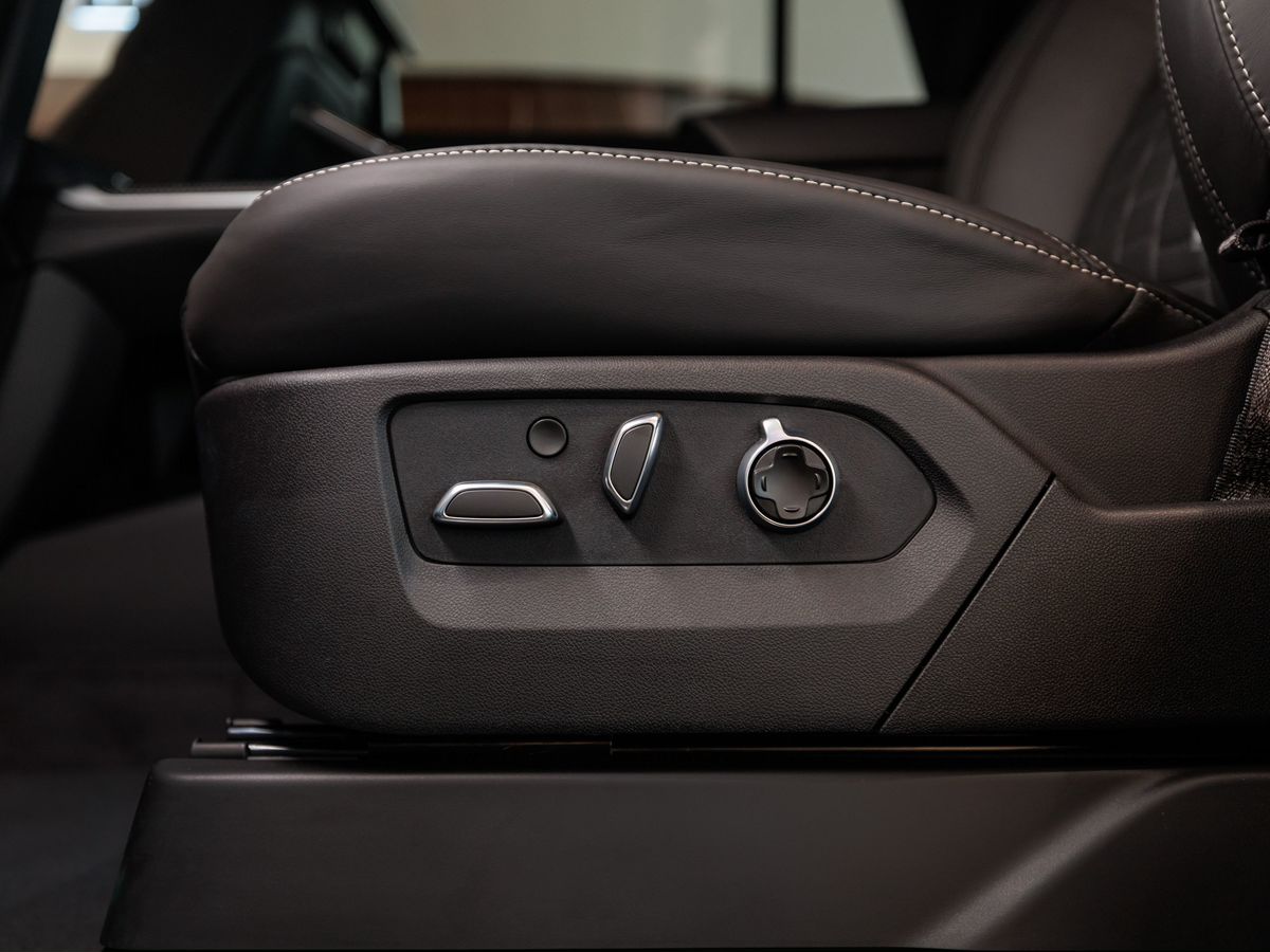 Cadillac Escalade-V I Рестайлинг 6.2 AT (682 л.с.) 4WD