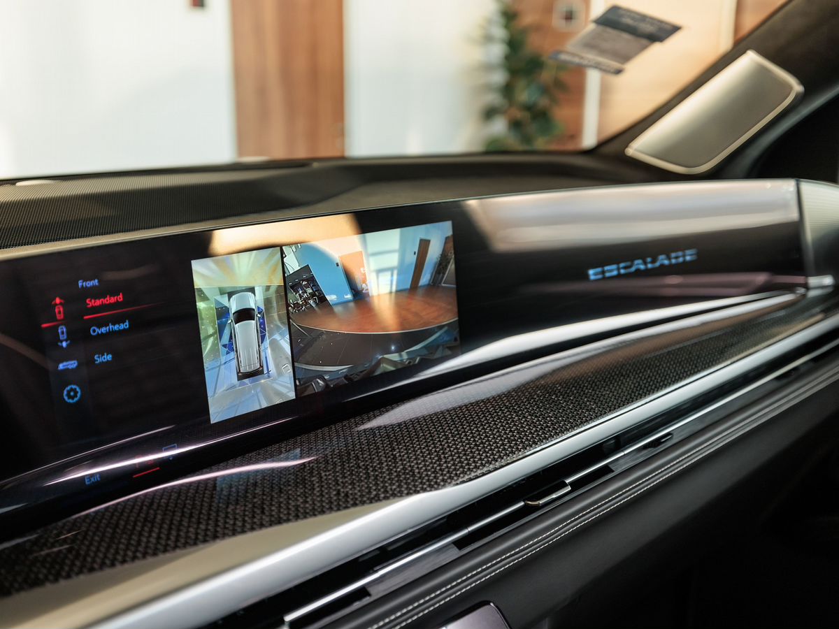 Cadillac Escalade-V I Рестайлинг 6.2 AT (682 л.с.) 4WD