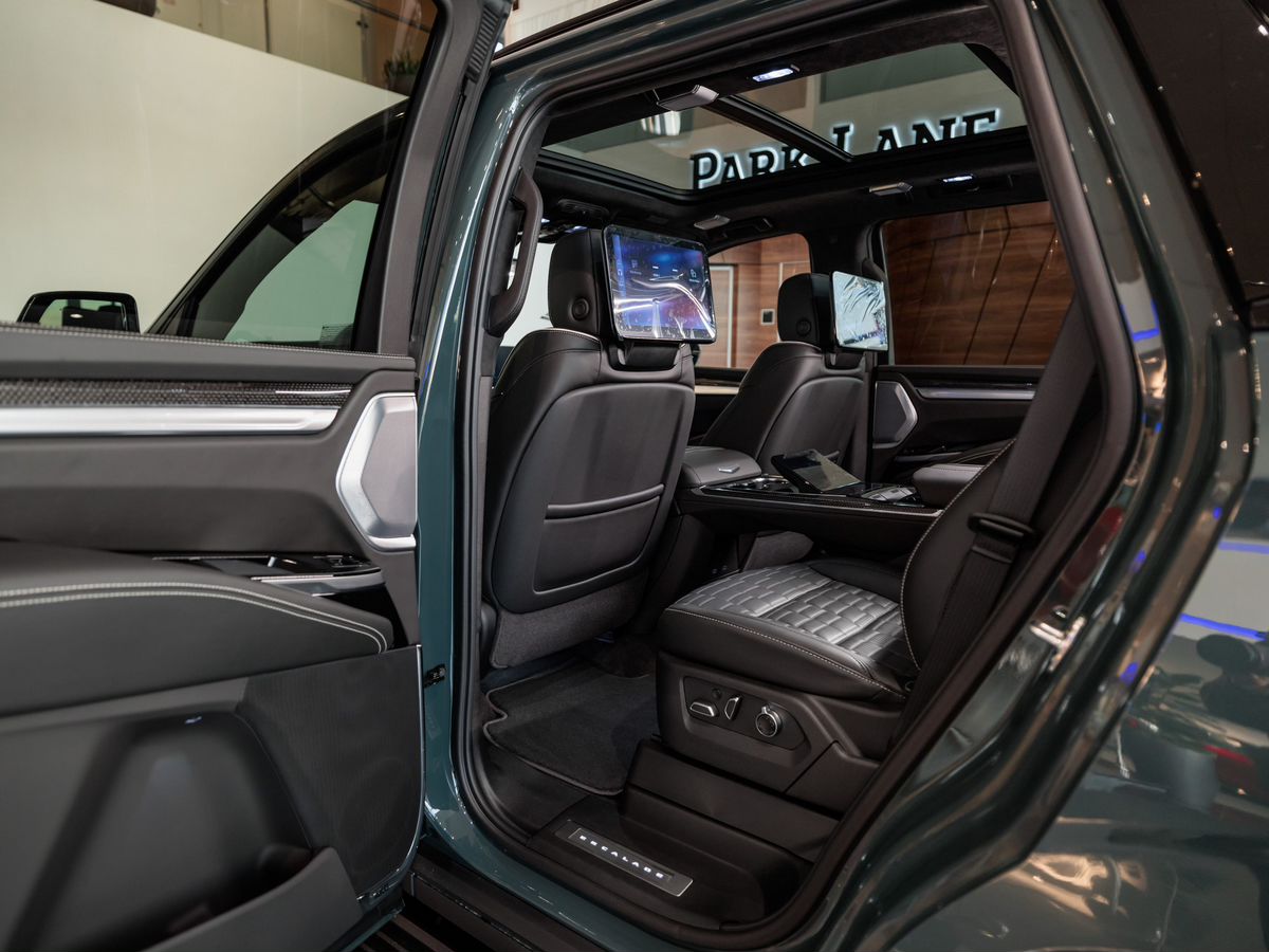 Cadillac Escalade-V I Рестайлинг 6.2 AT (682 л.с.) 4WD