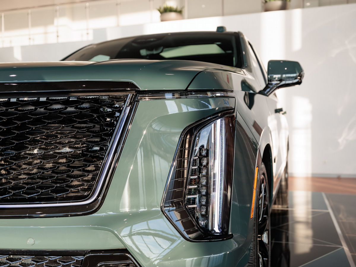 Cadillac Escalade-V I Рестайлинг 6.2 AT (682 л.с.) 4WD