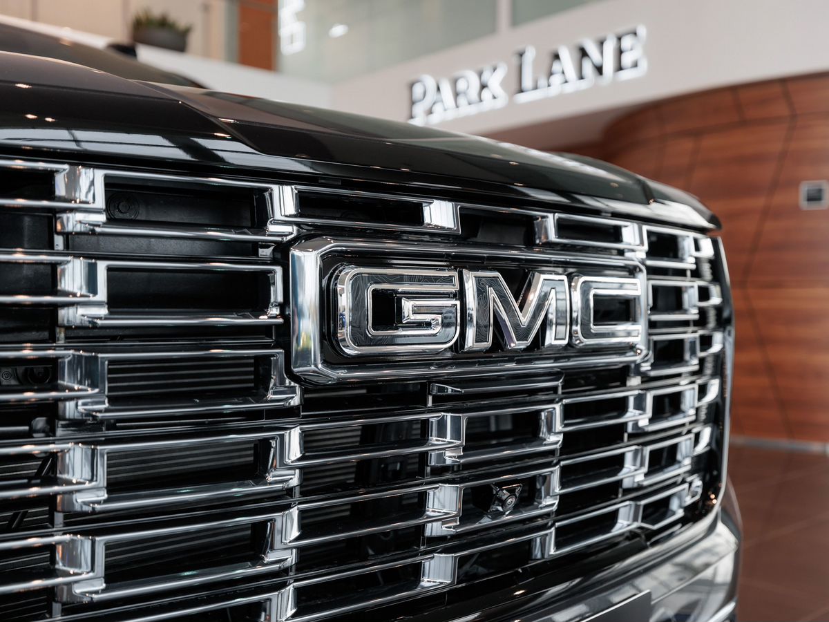 GMC Yukon V Рестайлинг 6.2 AT (420 л.с.) 4WD