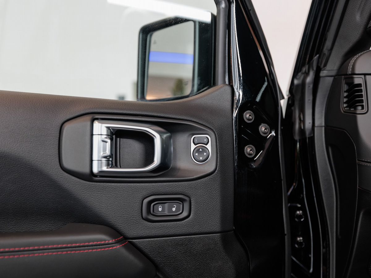 Jeep Wrangler IV (JL) Рестайлинг 2.0 AT (272 л.с.) 4WD