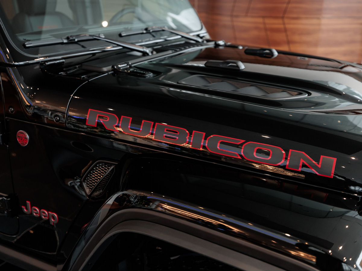 Jeep Wrangler IV (JL) Рестайлинг 2.0 AT (272 л.с.) 4WD