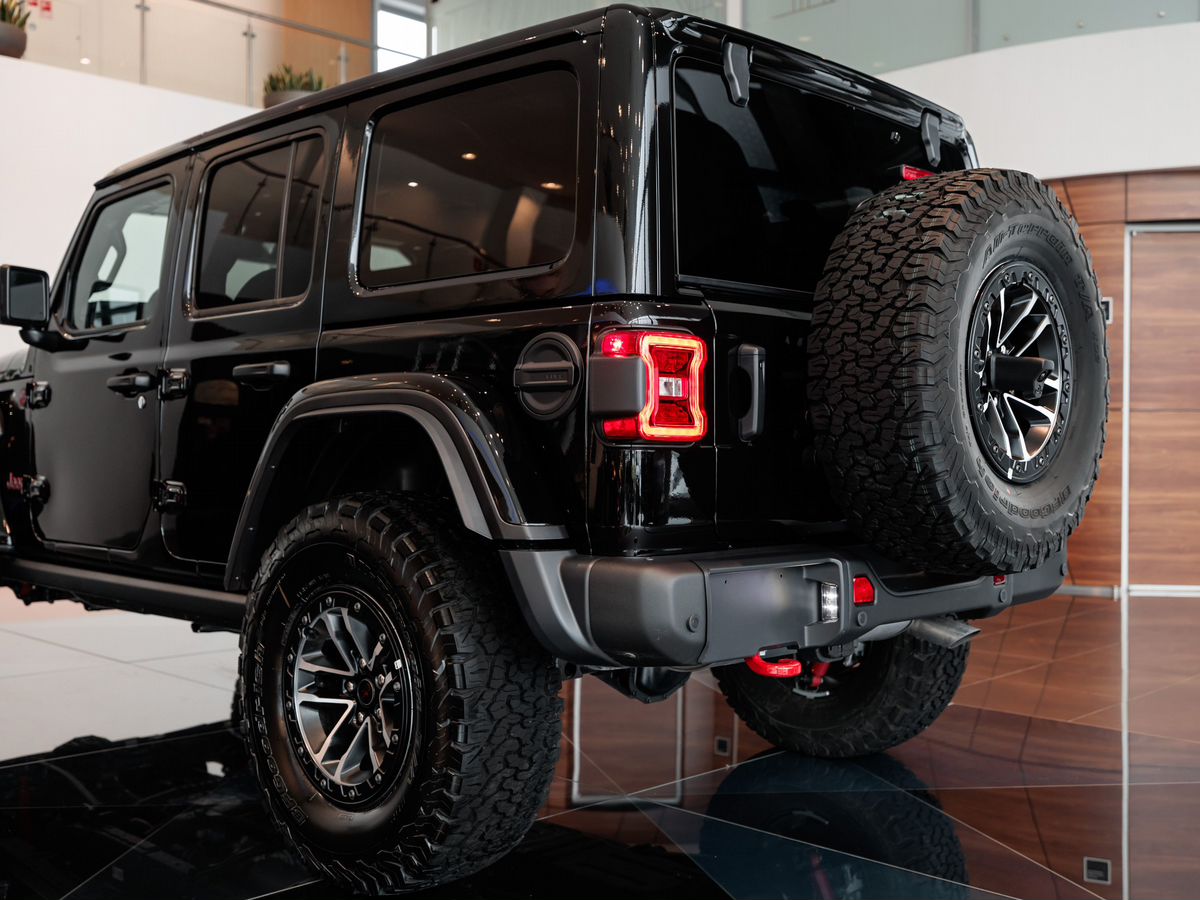Jeep Wrangler IV (JL) Рестайлинг 2.0 AT (272 л.с.) 4WD