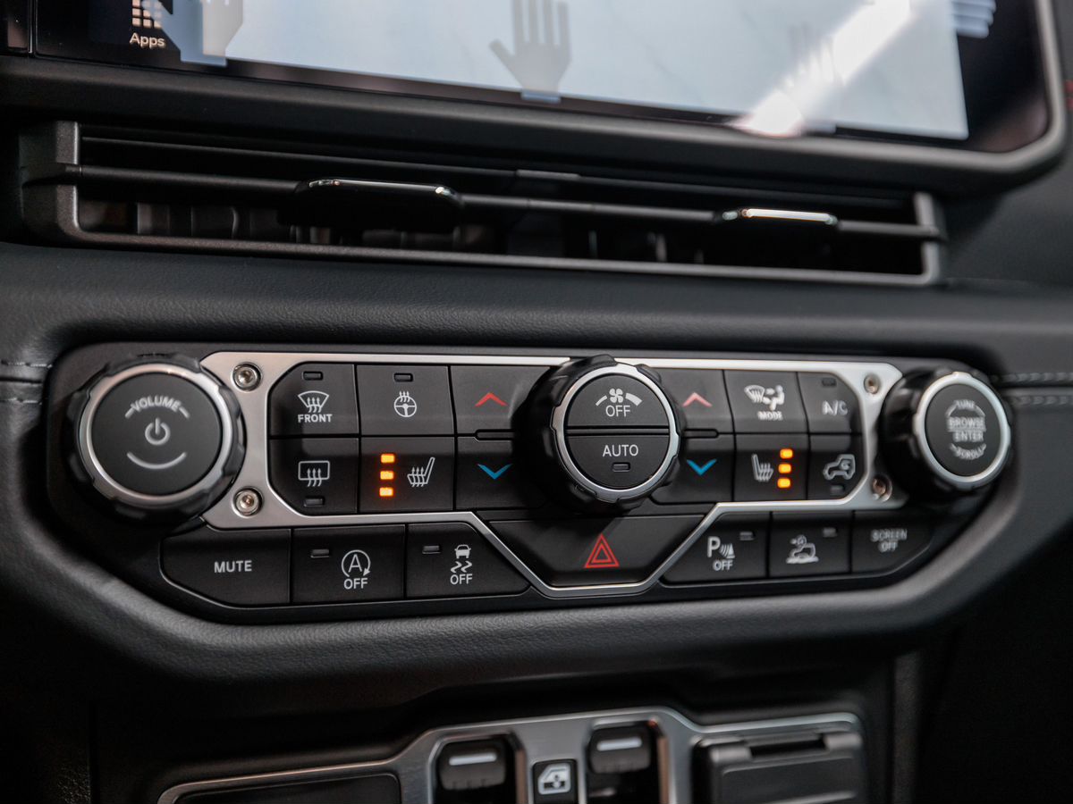 Jeep Wrangler IV (JL) Рестайлинг 2.0 AT (272 л.с.) 4WD