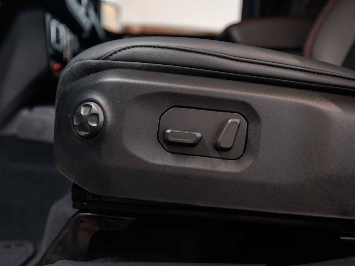 Jeep Wrangler IV (JL) Рестайлинг 2.0 AT (272 л.с.) 4WD