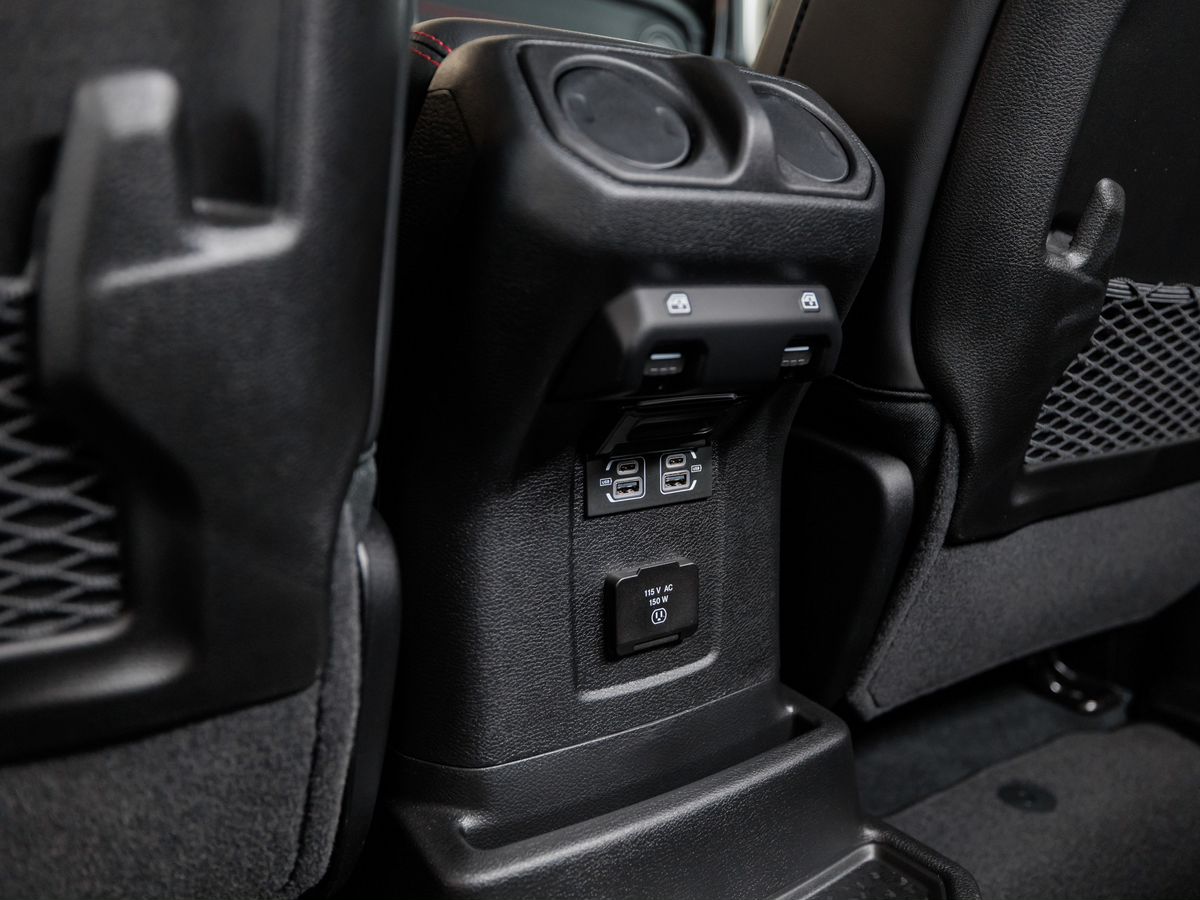 Jeep Wrangler IV (JL) Рестайлинг 2.0 AT (272 л.с.) 4WD