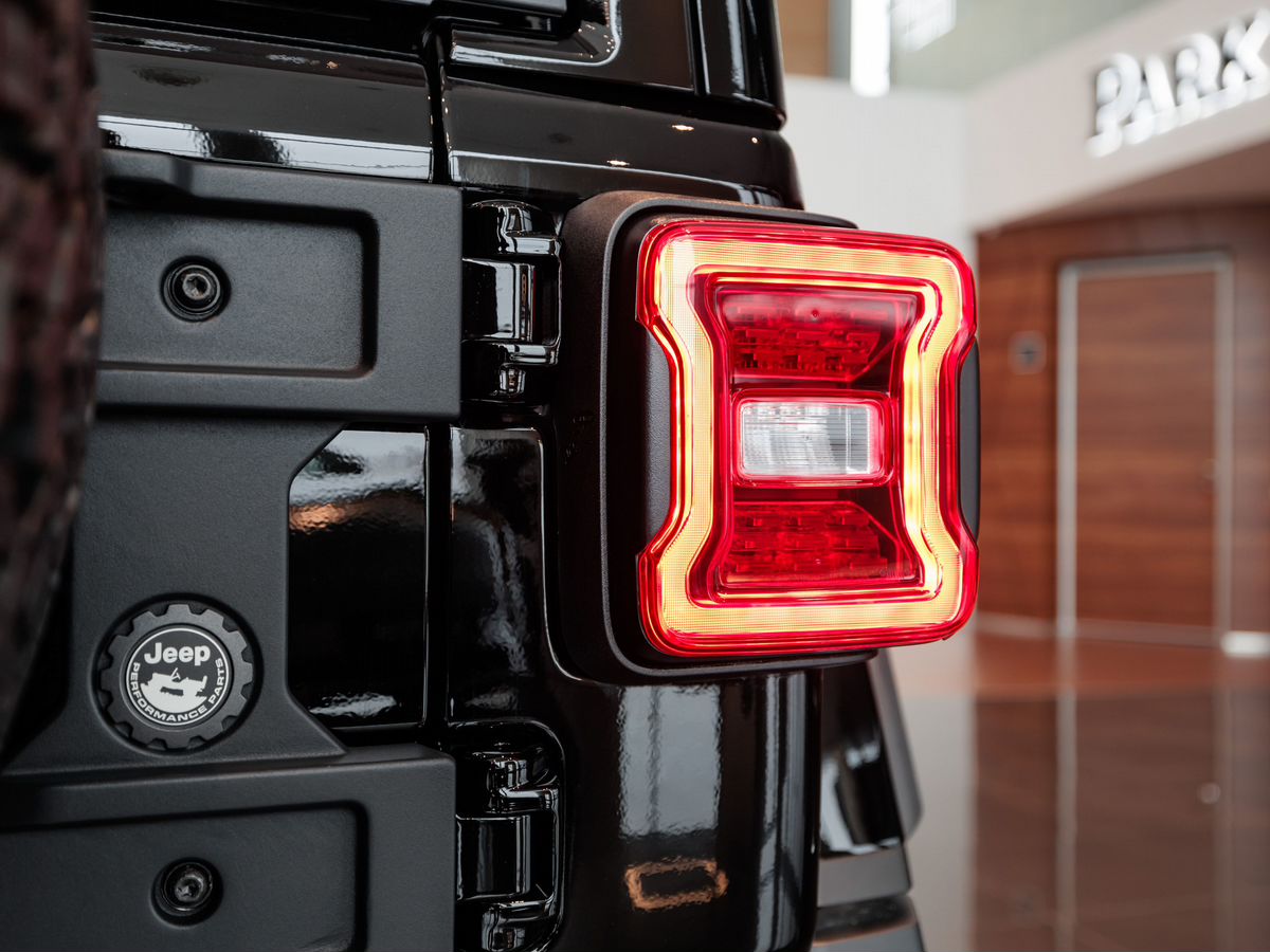 Jeep Wrangler IV (JL) Рестайлинг 2.0 AT (272 л.с.) 4WD