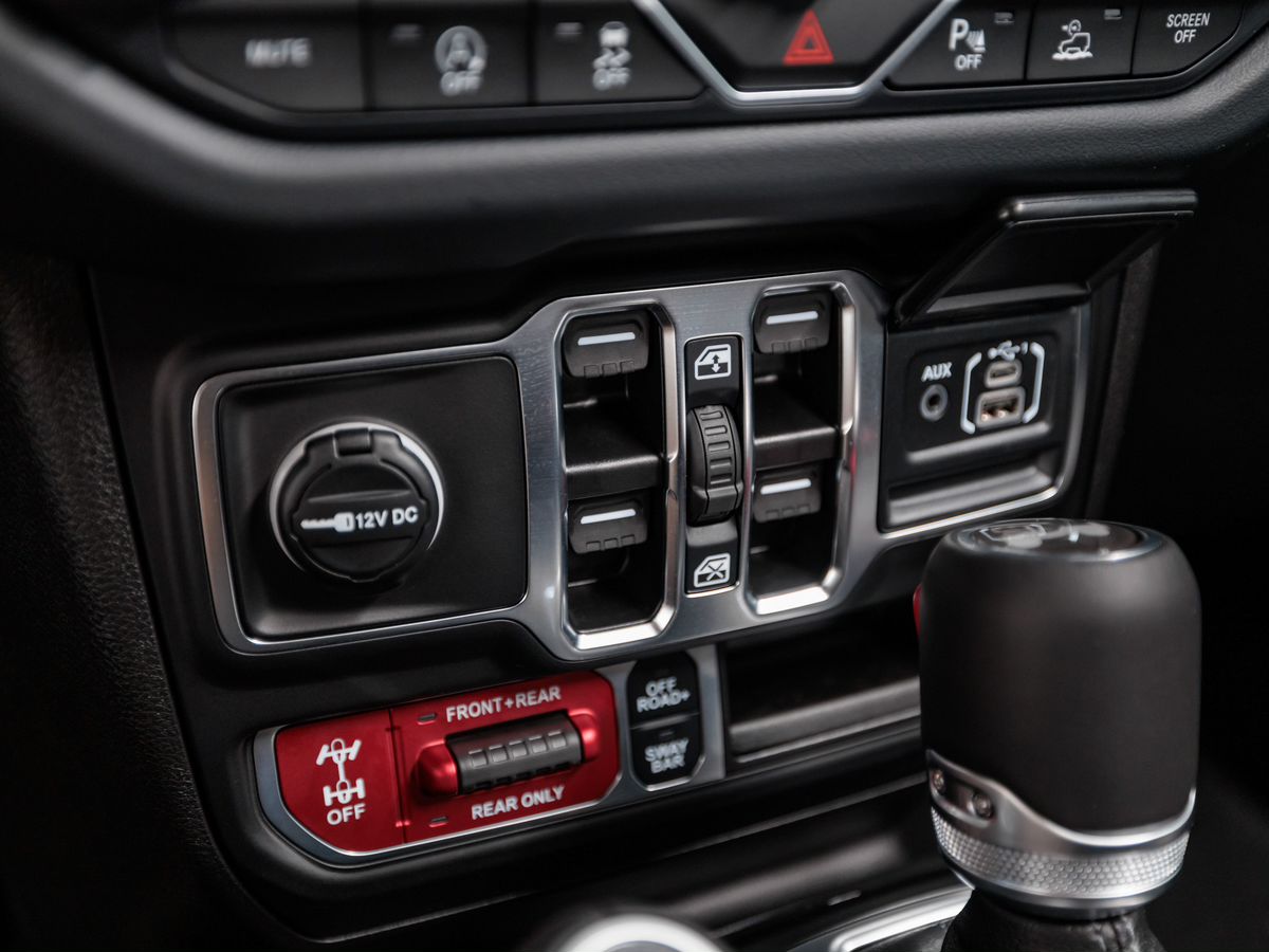 Jeep Wrangler IV (JL) Рестайлинг 2.0 AT (272 л.с.) 4WD