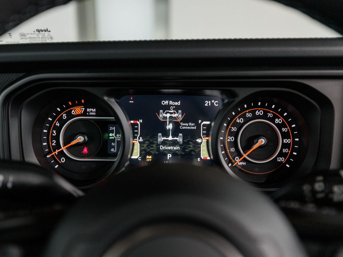 Jeep Wrangler IV (JL) Рестайлинг 2.0 AT (272 л.с.) 4WD