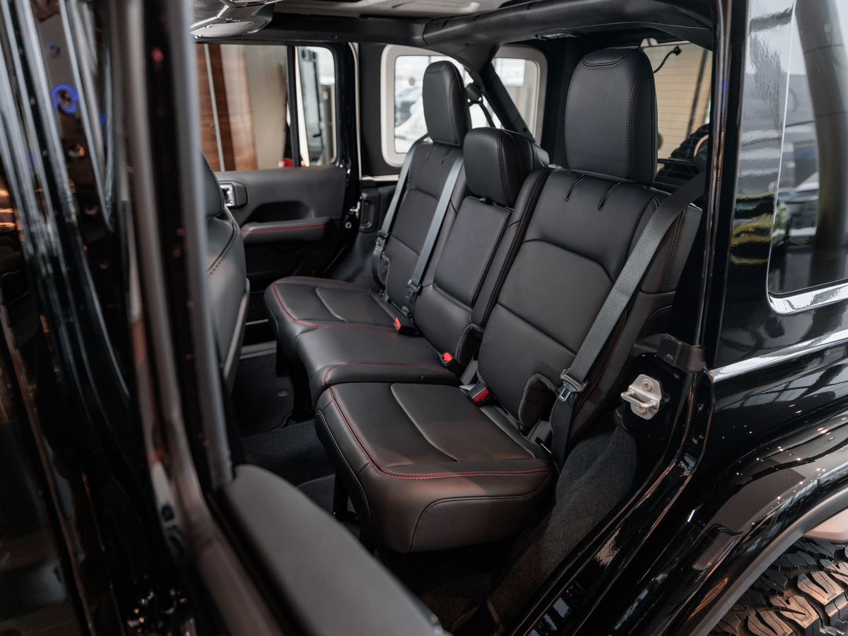 Jeep Wrangler IV (JL) Рестайлинг 2.0 AT (272 л.с.) 4WD