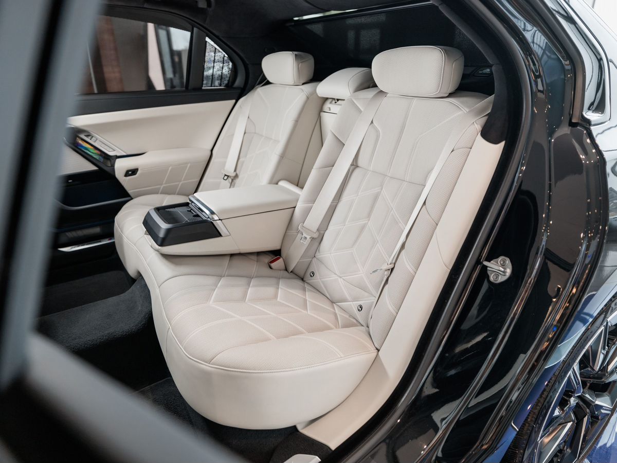 BMW 7 серии VII (G70) 740d xDrive 3.0d AT (286 л.с.) 4WD