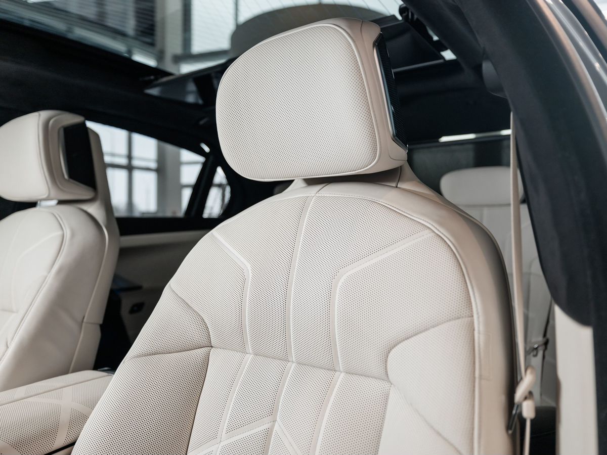 BMW 7 серии VII (G70) 740d xDrive 3.0d AT (286 л.с.) 4WD