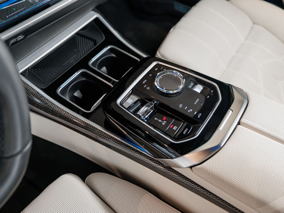 BMW 7 серии VII (G70) 740d xDrive 3.0d AT (286 л.с.) 4WD