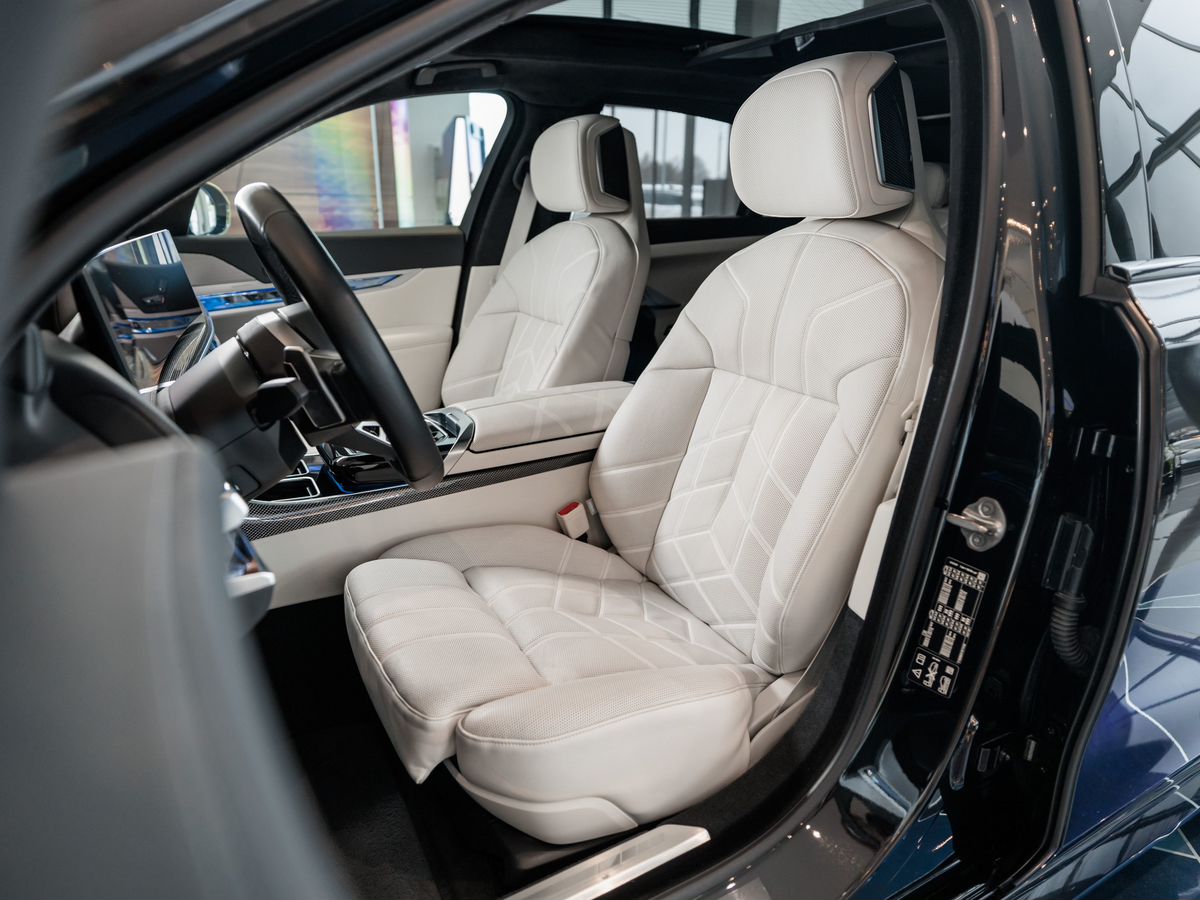 BMW 7 серии VII (G70) 740d xDrive 3.0d AT (286 л.с.) 4WD