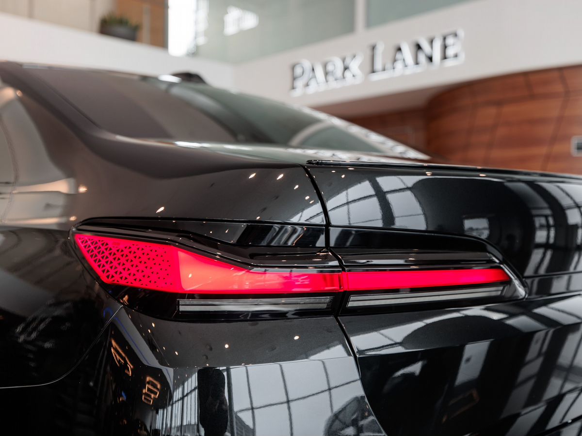 BMW 7 серии VII (G70) 740d xDrive 3.0d AT (286 л.с.) 4WD