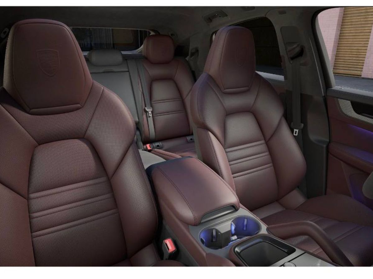 Porsche Cayenne III Рестайлинг GTS Coupé 4.0 AT (500 л.с.) 4WD