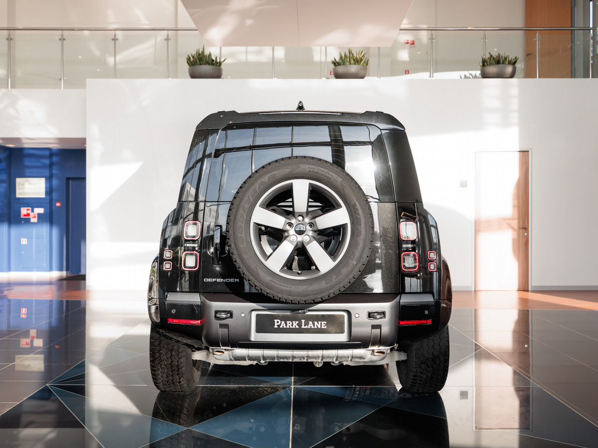 Land Rover Defender II 110 3.0d AT (249 л.с.) 4WD