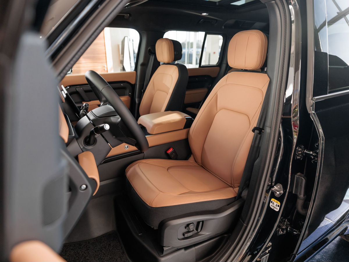 Land Rover Defender II 110 3.0d AT (249 л.с.) 4WD