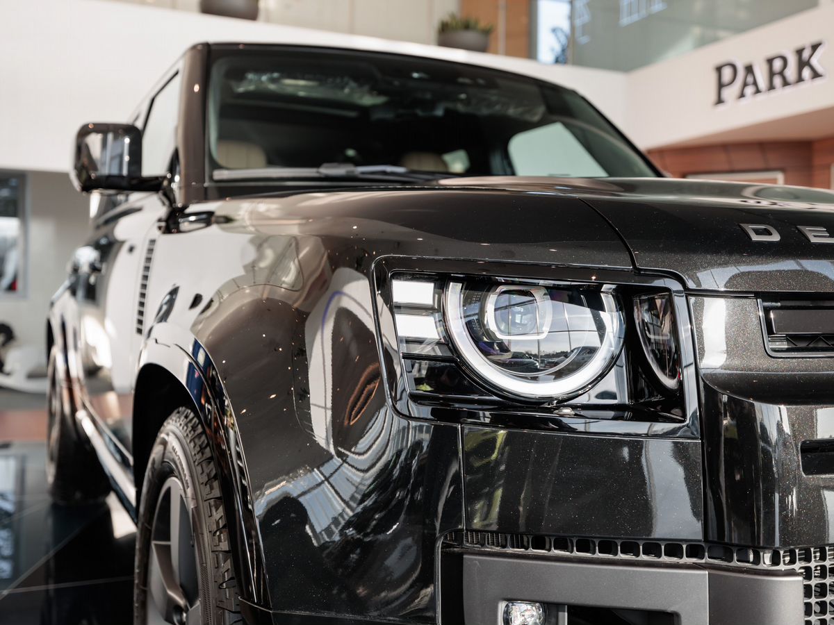 Land Rover Defender II 110 3.0d AT (249 л.с.) 4WD