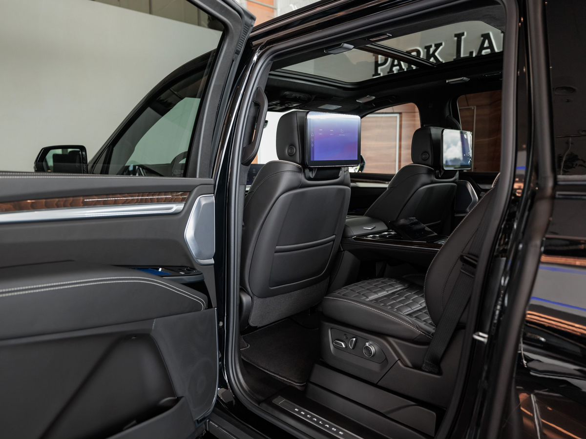 Cadillac Escalade V Рестайлинг ESV 6.2 AT (420 л.с.) 4WD