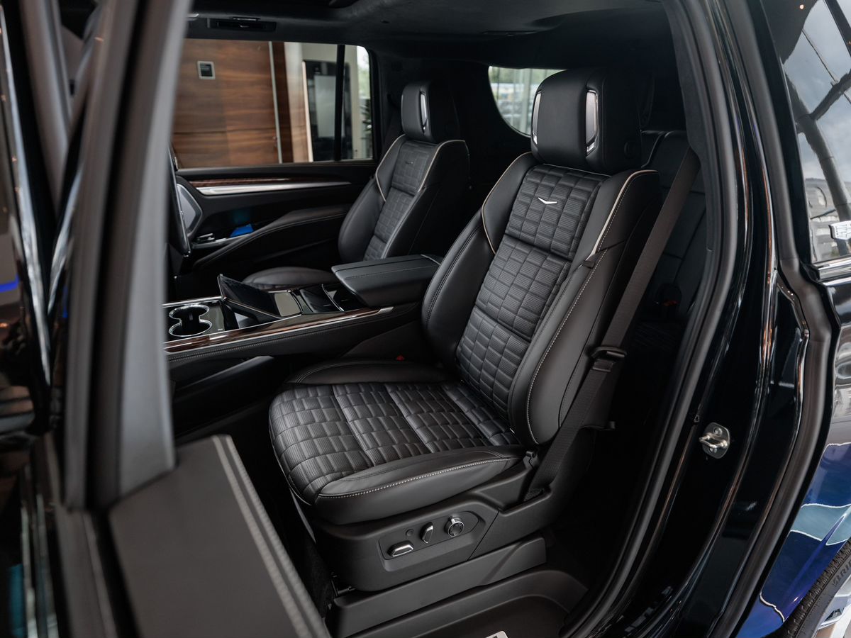 Cadillac Escalade V Рестайлинг ESV 6.2 AT (420 л.с.) 4WD