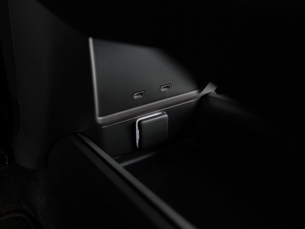 Cadillac Escalade V Рестайлинг ESV 6.2 AT (420 л.с.) 4WD