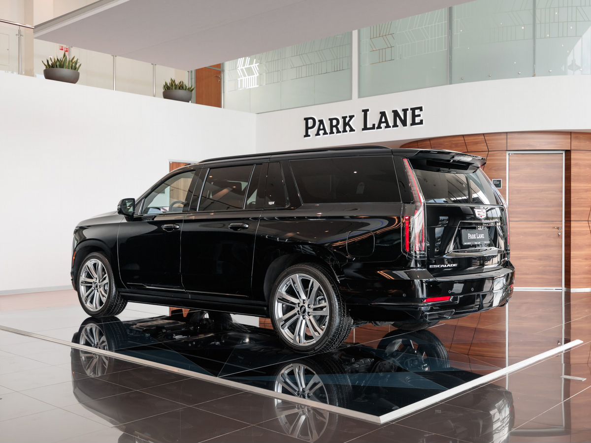 Cadillac Escalade V Рестайлинг ESV 6.2 AT (420 л.с.) 4WD