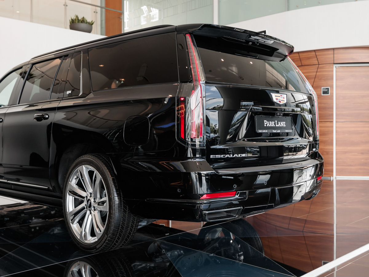 Cadillac Escalade V Рестайлинг ESV 6.2 AT (420 л.с.) 4WD