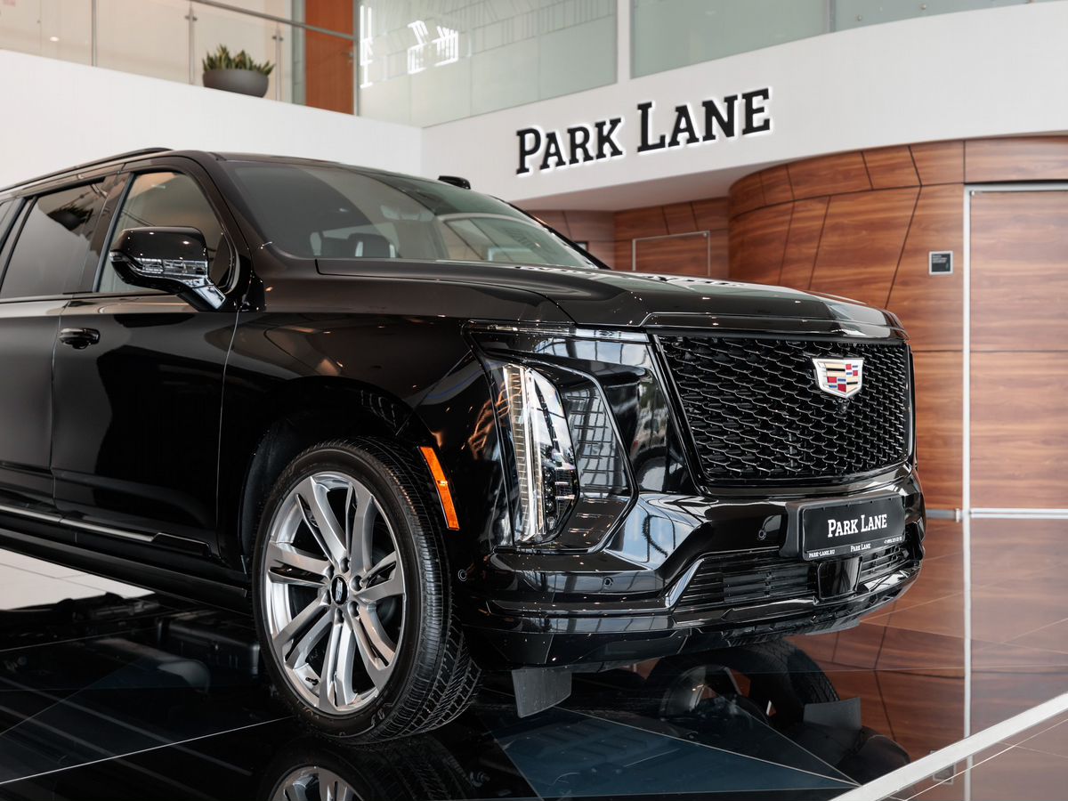 Cadillac Escalade V Рестайлинг ESV 6.2 AT (420 л.с.) 4WD