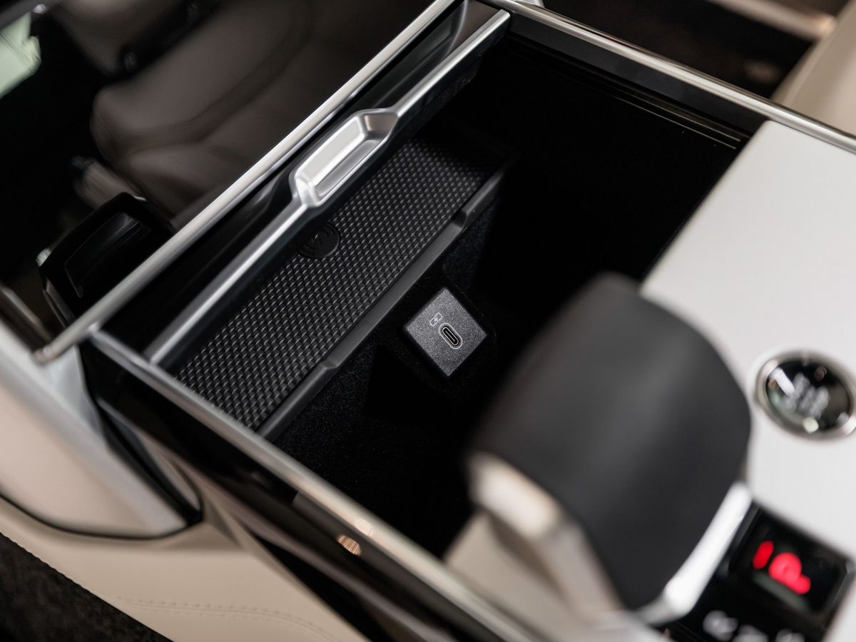 Land Rover Range Rover V D350 MHEV Long 3.0d AT (350 л.с.) 4WD