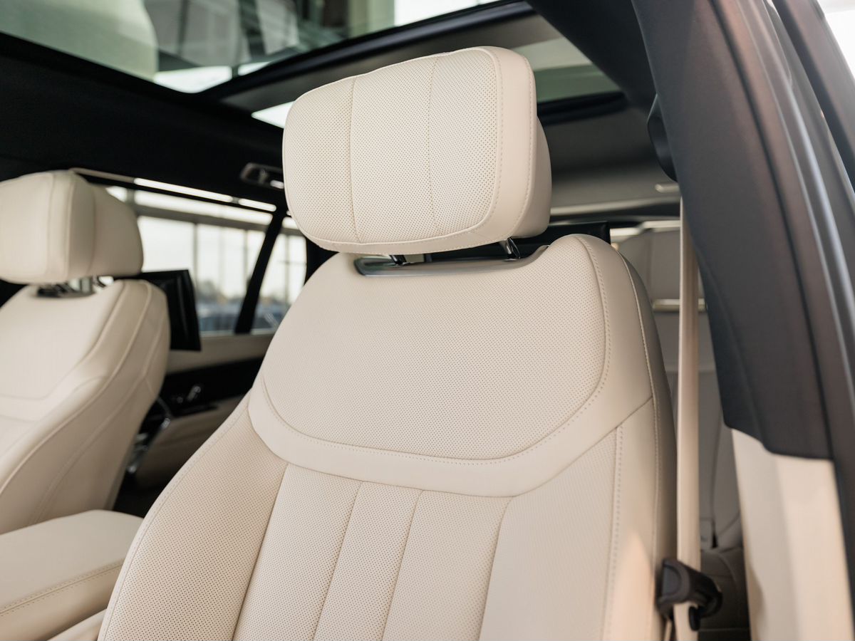 Land Rover Range Rover V D350 MHEV Long 3.0d AT (350 л.с.) 4WD