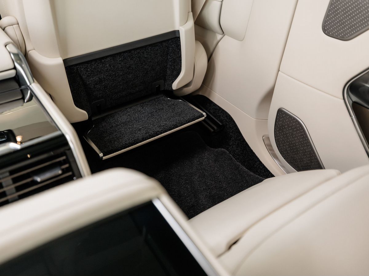 Land Rover Range Rover V D350 MHEV Long 3.0d AT (350 л.с.) 4WD