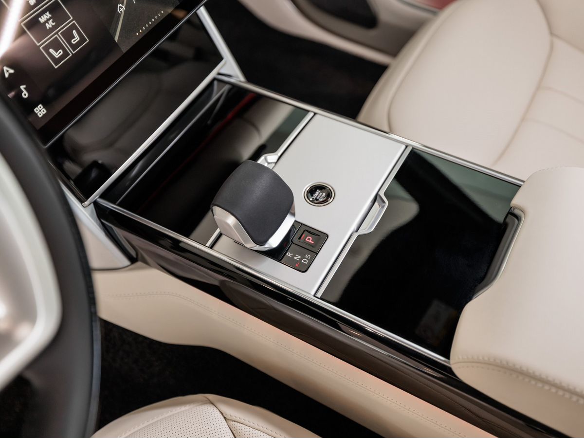 Land Rover Range Rover V D350 MHEV Long 3.0d AT (350 л.с.) 4WD