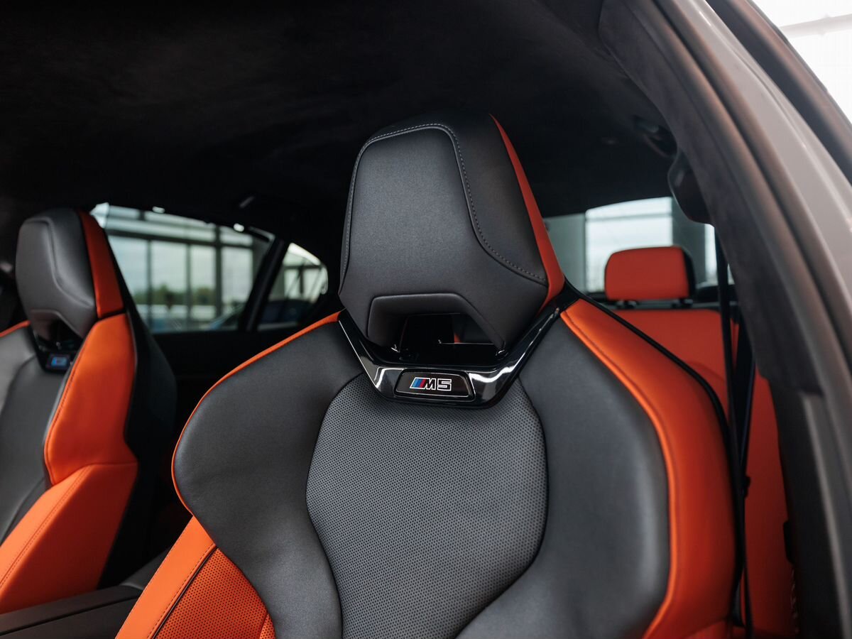 BMW M5 VII (G90) 4.4hyb AT (727 л.с.) 4WD