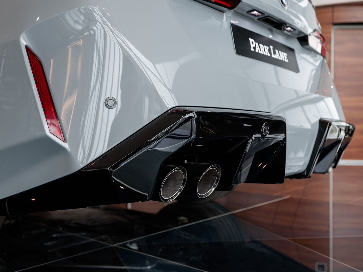 BMW M5 VII (G90) 4.4hyb AT (727 л.с.) 4WD