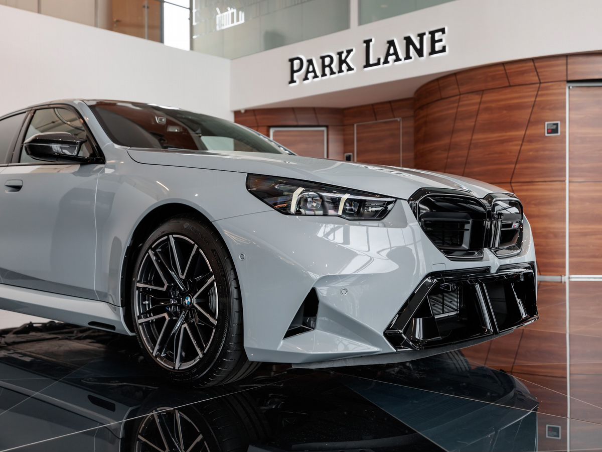 BMW M5 VII (G90) 4.4hyb AT (727 л.с.) 4WD