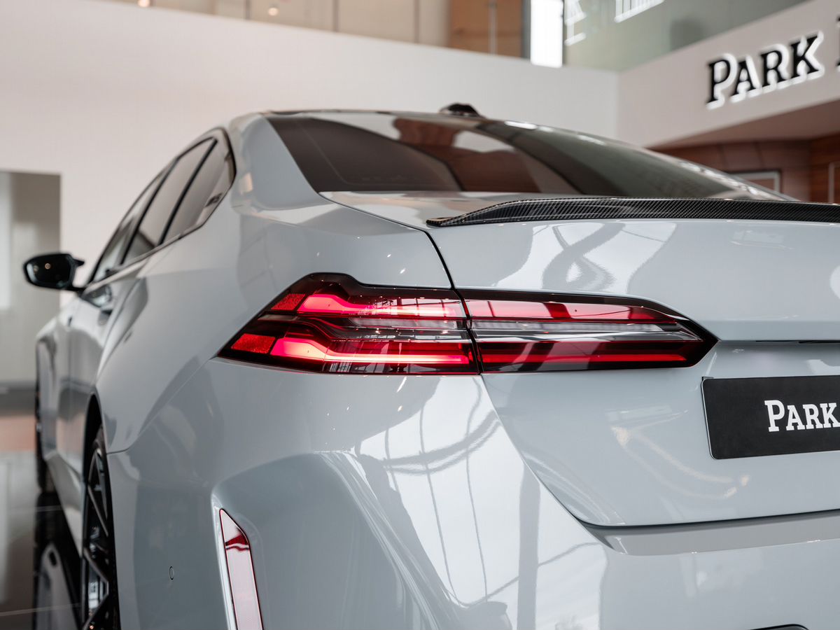 BMW M5 VII (G90) 4.4hyb AT (727 л.с.) 4WD