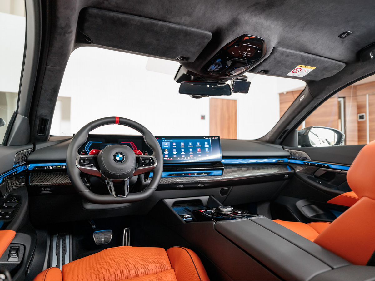 BMW M5 VII (G90) 4.4hyb AT (727 л.с.) 4WD