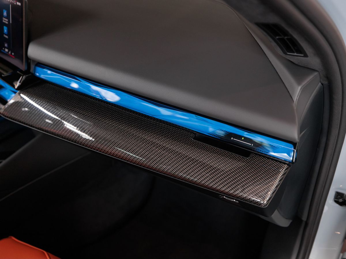 BMW M5 VII (G90) 4.4hyb AT (727 л.с.) 4WD