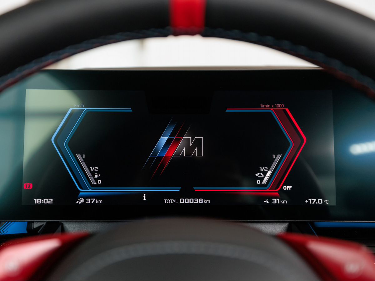 BMW M5 VII (G90) 4.4hyb AT (727 л.с.) 4WD