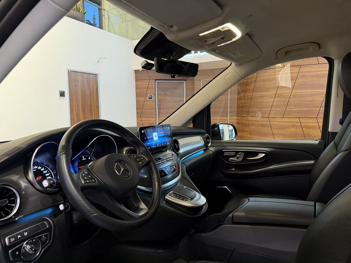 Mercedes-Benz V-Класс III (W447) Рестайлинг 300 d длинный 2.0d AT (237 л.с.) 4WD
