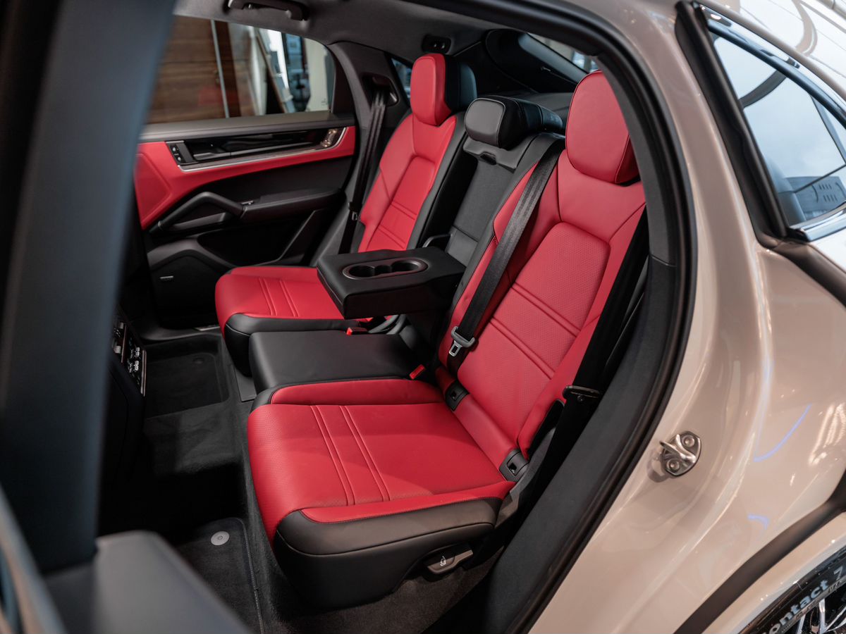 Porsche Cayenne III Рестайлинг Coupé 3.0 AT (353 л.с.) 4WD